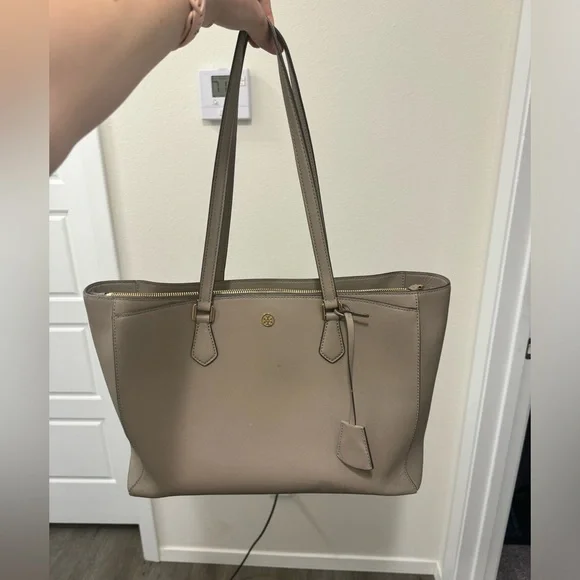 Tory Burch Beige Shoulder Bag - Picture 8 of 9